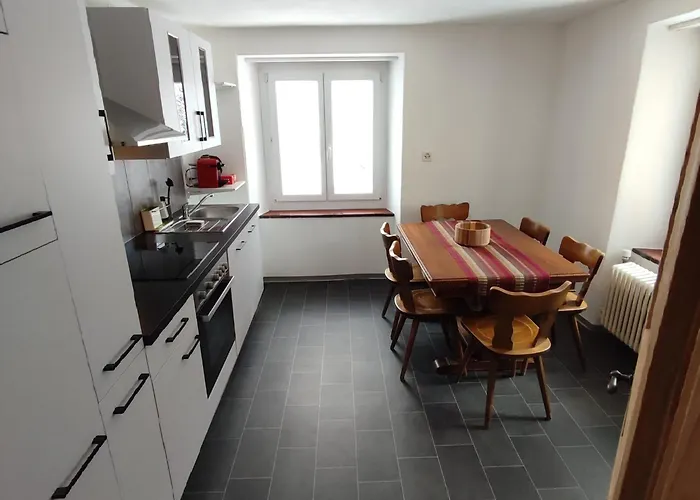 Haus Albula Apartamento